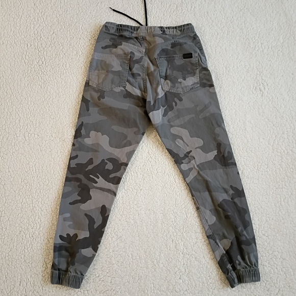 Denizen Levi Strauss Gray Camo Men's Jogger Pants - Picture 4 of 6